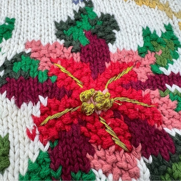 Crystal Kobe Retro Christmas Hand Knit Sweater Size M NWT Poinsettia Chunky - Picture 11 of 14
